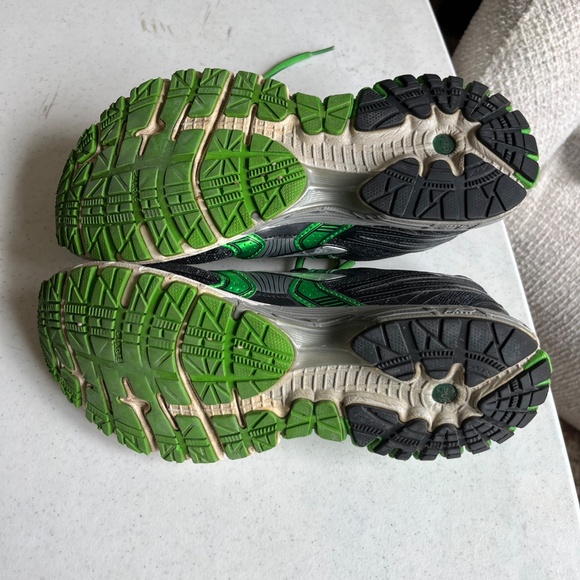 Brooks Adrenaline GTS 14 Athletic Shoes 10.5 - Picture 6 of 6